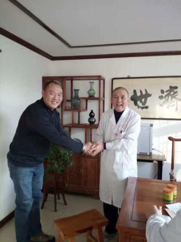 患者来院感谢我院专家